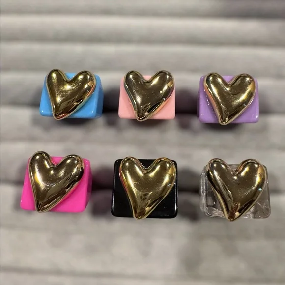 Purple Resin Heart Ring w/ Gold Tone Heart – Size 6 Statement Ring - Picture 14 of 16